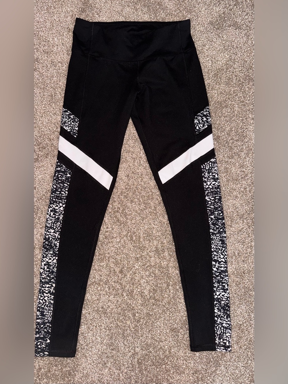 Women’s Champion Black Leggings with White Diagonal and Black/White Pattern